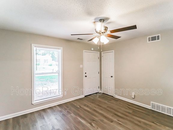 5th image of 3075 Normandy Dr
