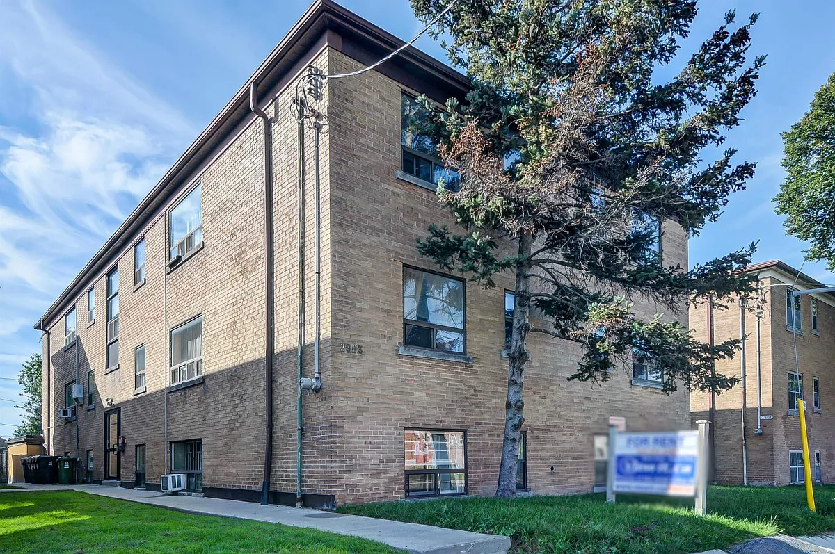 Building Photo - 2903 Saint Clair Ave E