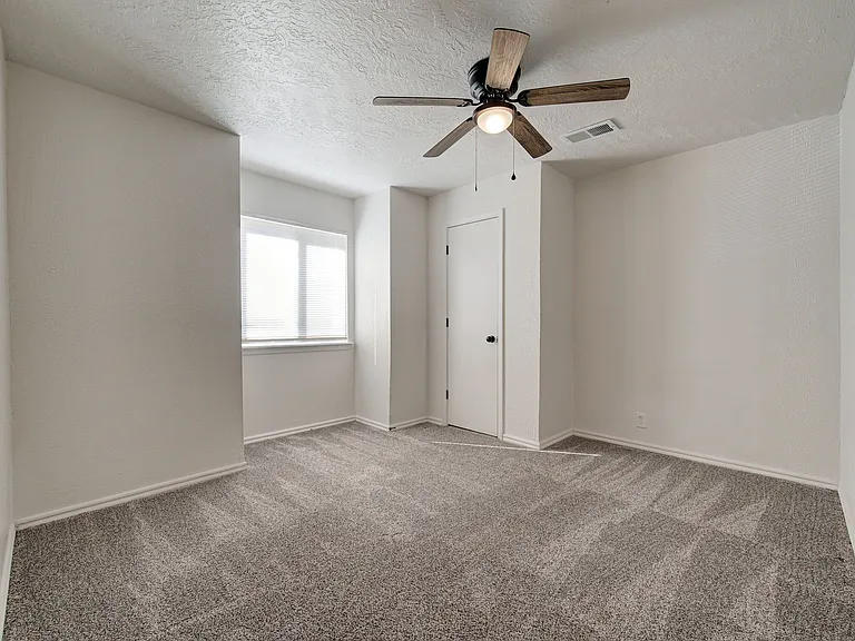 727 Vicksburg Ave — Photo 38