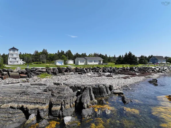 1263 Blue Rocks Rd, Lunenburg, NS B0J 2C0