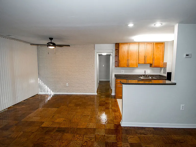 Heritage Park Apartments — Photo 77