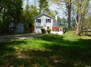 36 Greenbriar Rd, Wading River, NY 11792