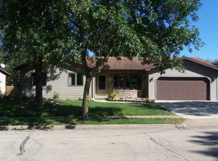 1656 Amy Ct, Dubuque, IA