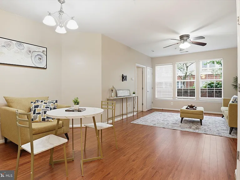 801 S Greenbrier St #103 — Photo 12