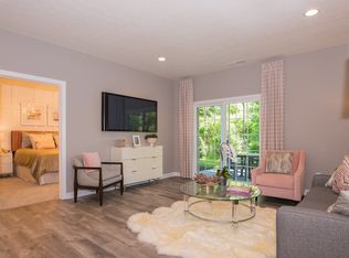 993 Countryside Crossing Way, Avon, IN