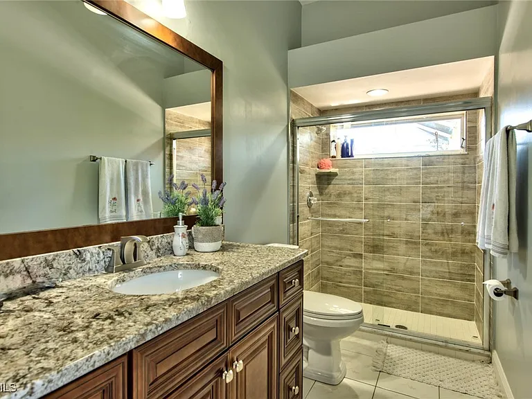 8850 Creek Run Dr — Photo 13