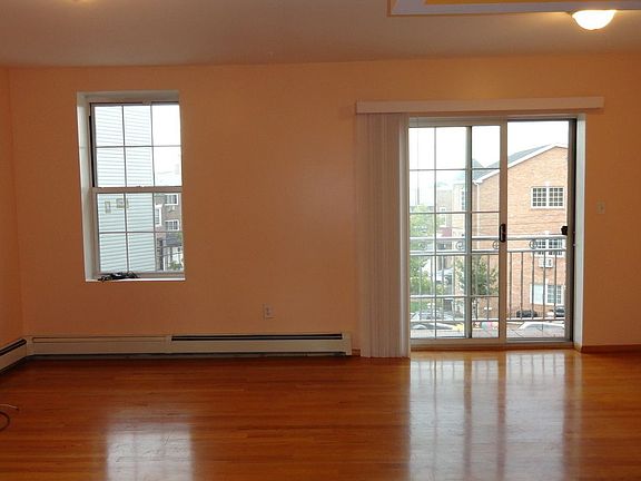 2nd image of 2306 42nd St #2