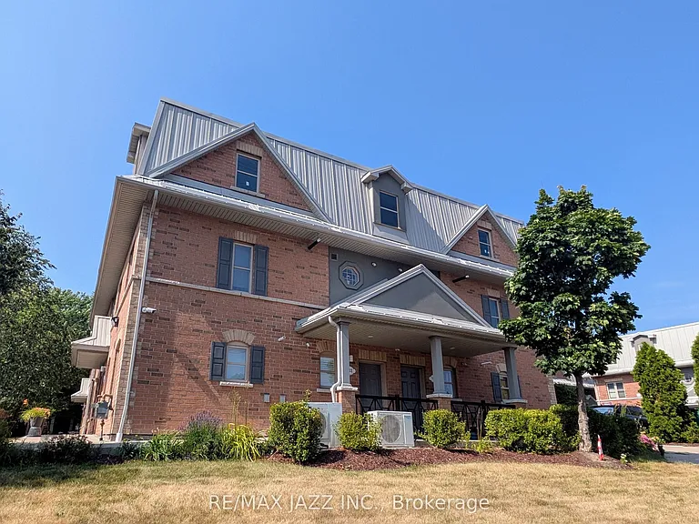 770 King St E #202 — Photo 3