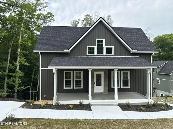 160 California Ave, Oak Ridge, TN 37830
