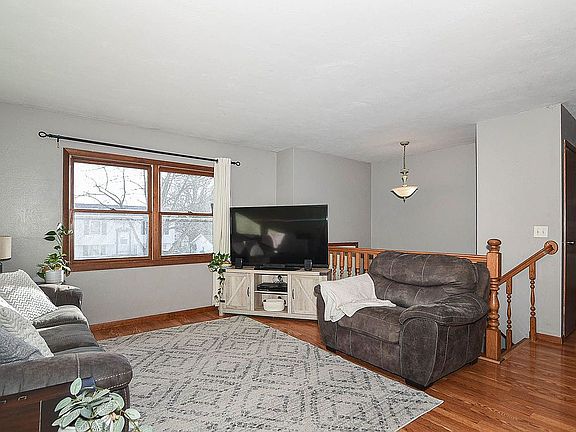 5th image of 2043 Saint John Dr