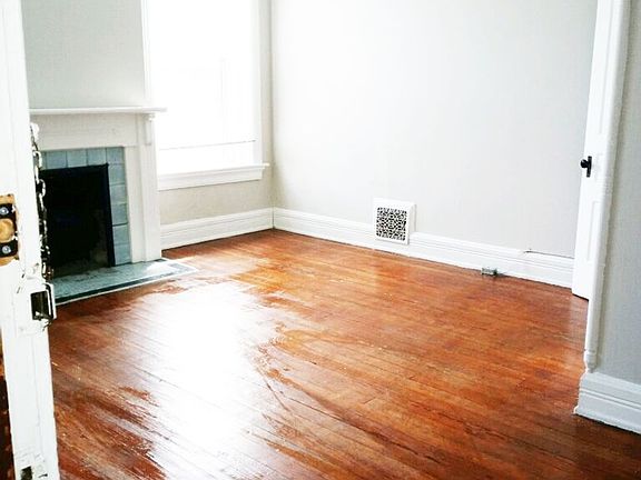 4th image of 501 Lowell Ave #2