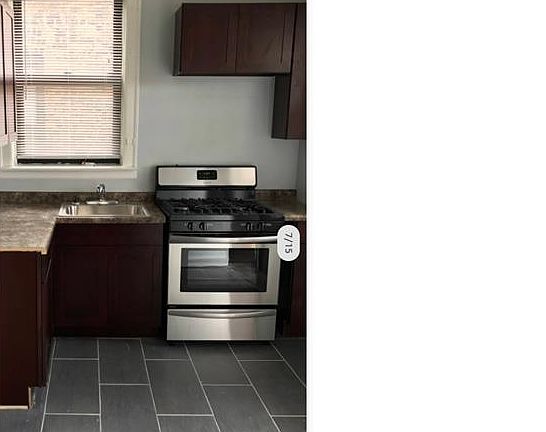 4th image of 7210 S Bennett Ave #3