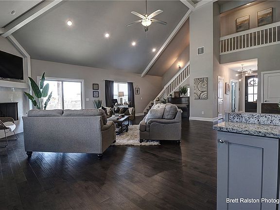 5th image of 4604 Buckeye Dr