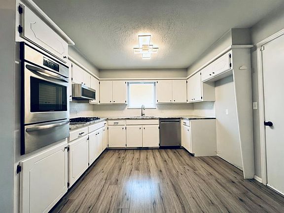 5th image of 2021 N Draper Ave