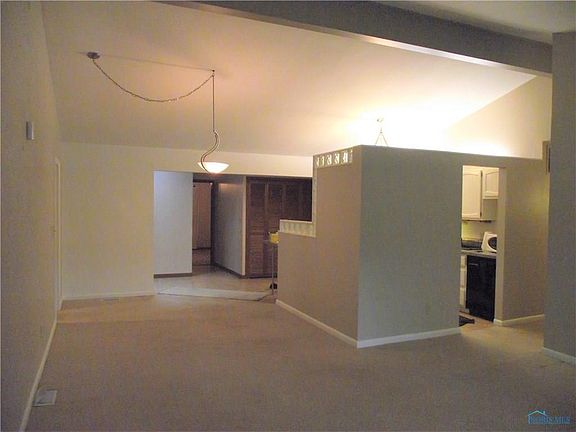 3rd image of 3443 W Lincolnshire Blvd
