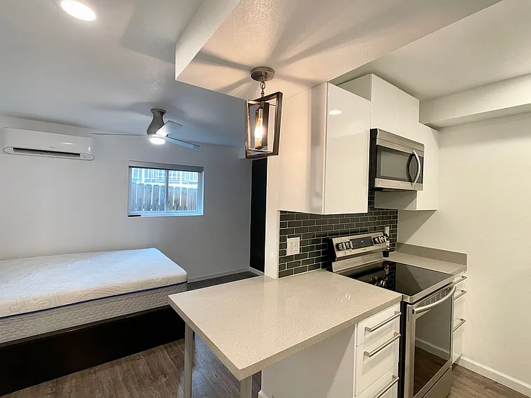 2220 Leon St #103 — Photo 6