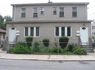 206 Trenchard St, Yonkers, NY 10704