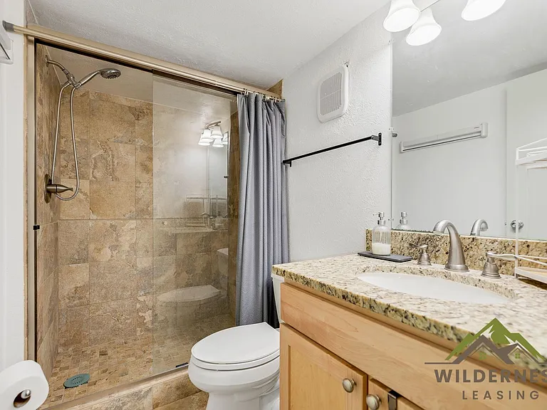 2200 Lodge Pole Cir #205-B — Photo 19