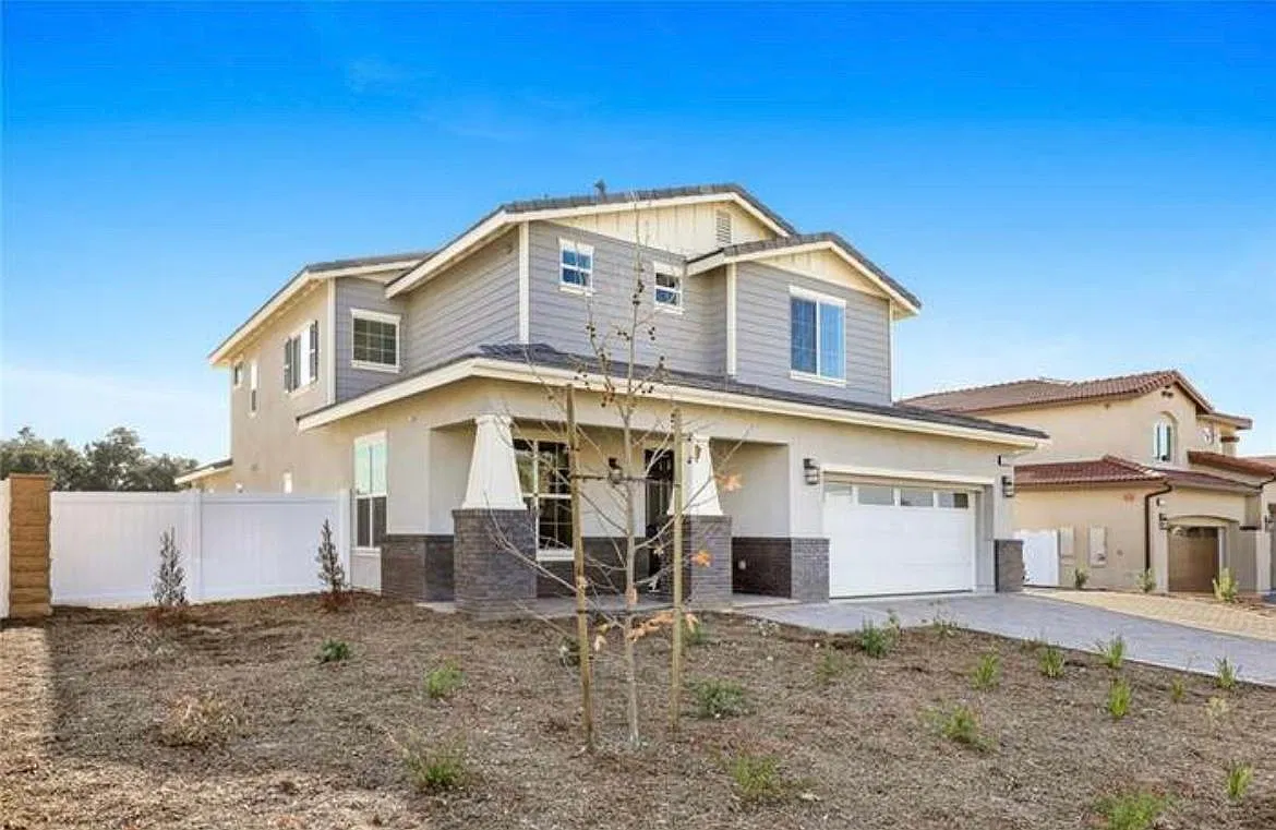 4 bed, 3.5 bath, 3036 sqft, $4,825 — Photo 2
