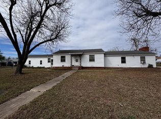 201 E Ercoupe Dr, Midwest City, OK 73110