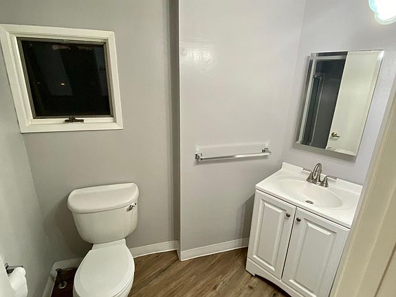 3rd image of 2020 W Cabrillo Blvd