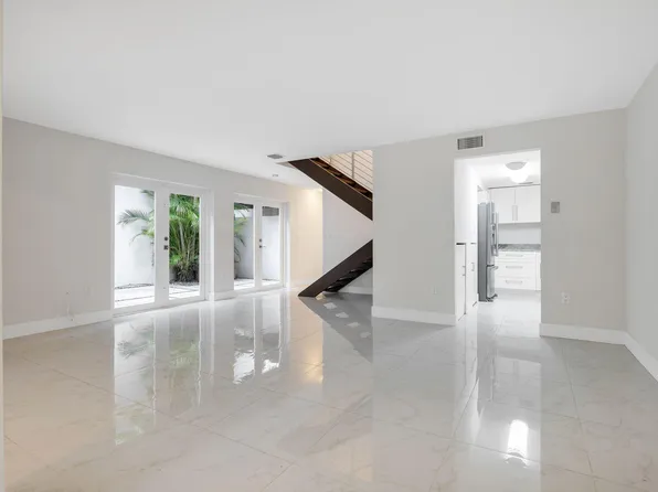 3056 Shipping Ave #2, Miami, FL 33133