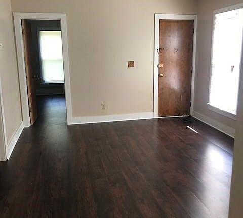 4th image of 2809 Archwood Ave