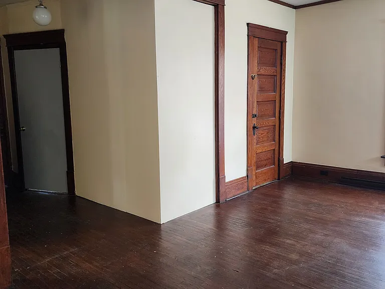 80 Hawthorne Ave #1 — Photo 5
