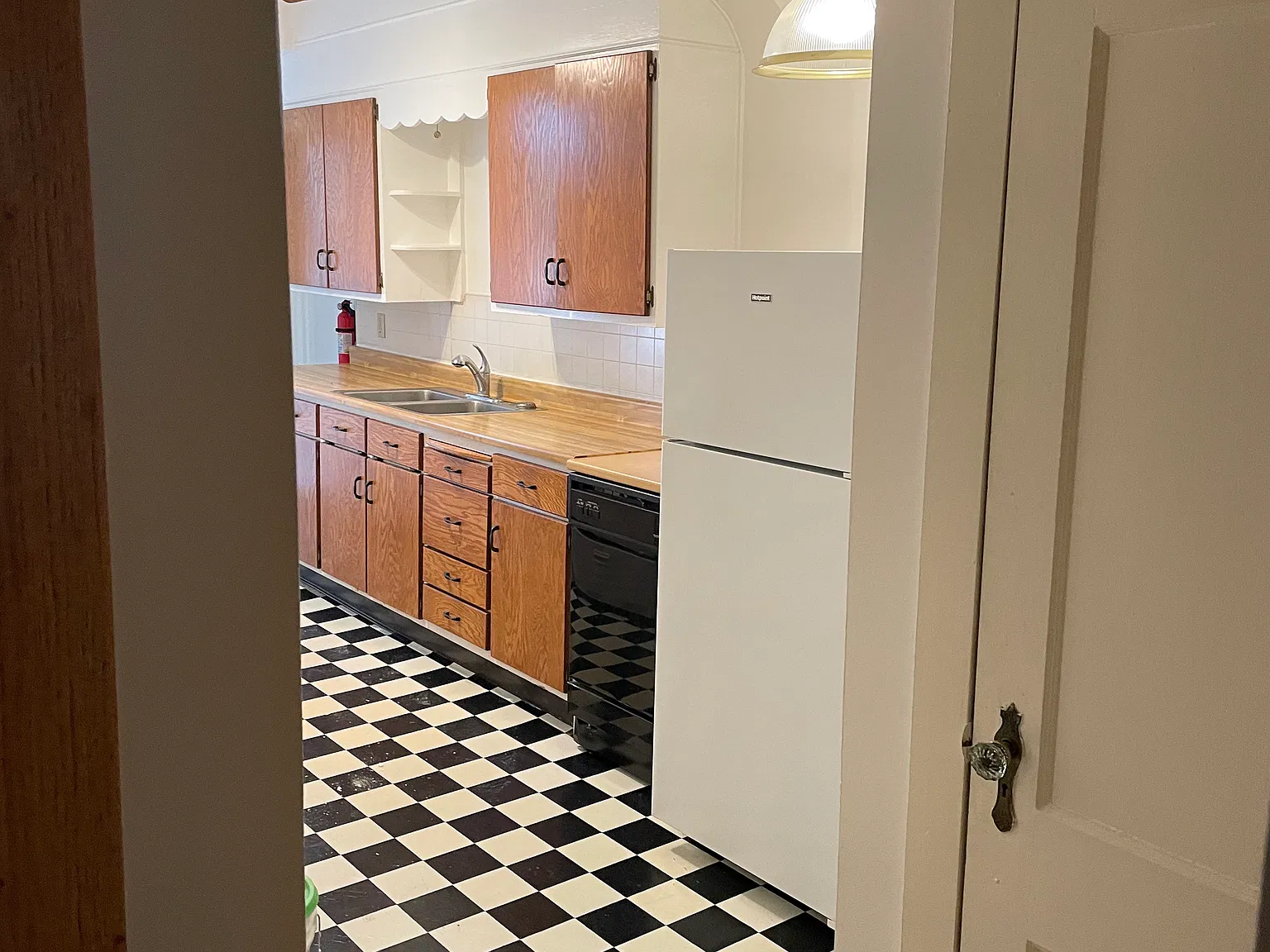 1 bed, 750 sqft, $975 — Photo 2