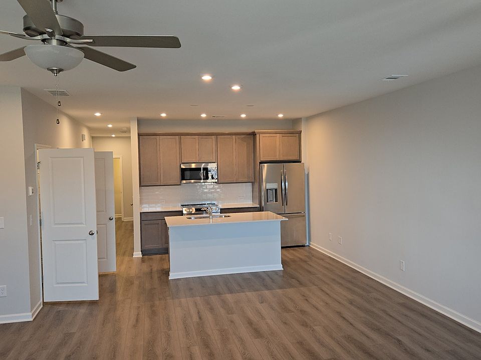 Kitchen with all brand new Stainless appliances
