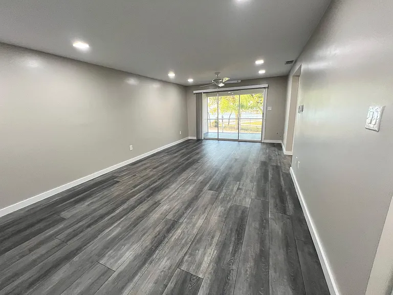 1147 Victoria Dr #B3 — Photo 4