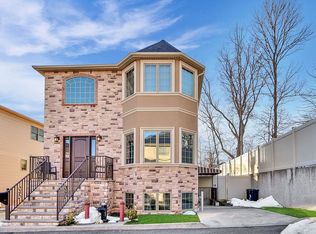 28 Bloomingdale Rd, Staten Island, NY 10309