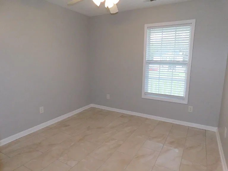 2027 E Park Dr — Photo 12