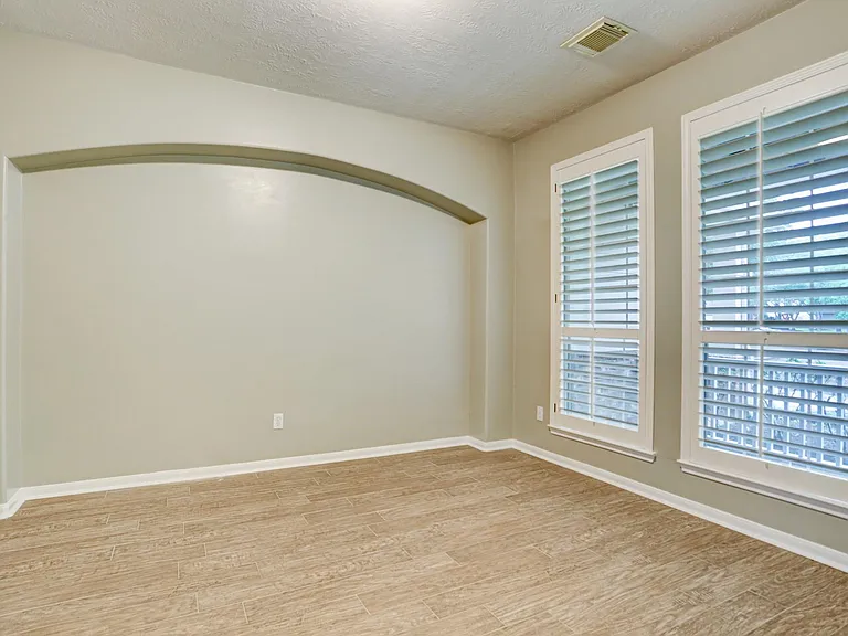 10410 Five Oaks Ct — Photo 10