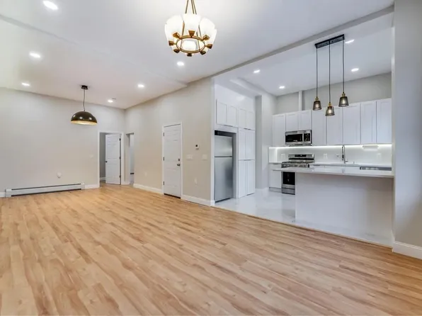 3302 Palisade Avenue image 7 of 22