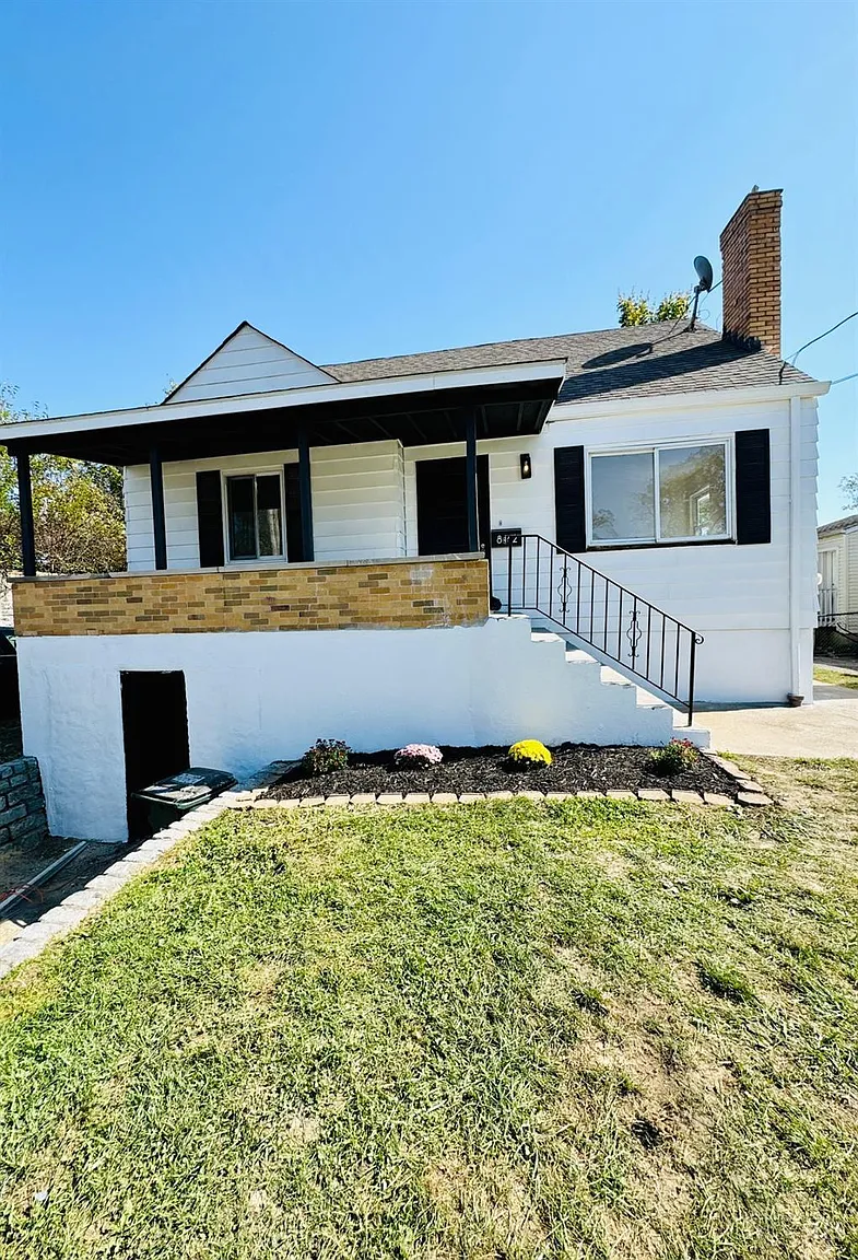 8462 Jackies Dr photo 1