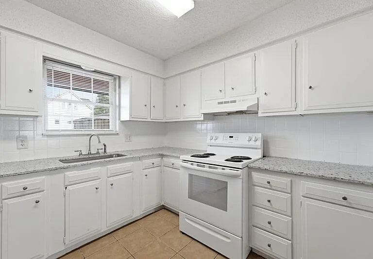 742 N 6th St — Photo 2