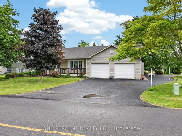 3061 Bridge St, North Dundas, ON K0E 1W0