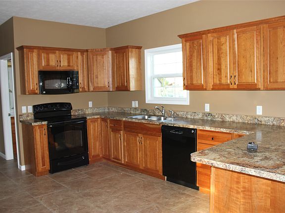 2nd image of 405 Dalhlia Dr