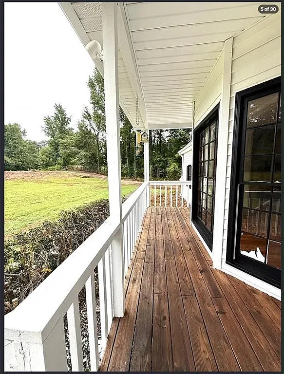 3 bed, 2.0 bath, 1820 sqft, $2,450 — Photo 3