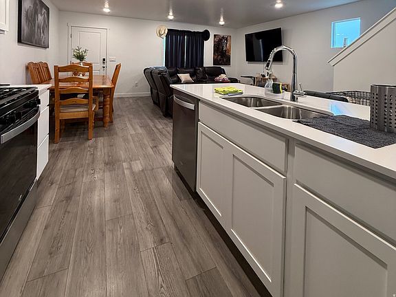 3rd image of 4052 S Pitchblack Ln W