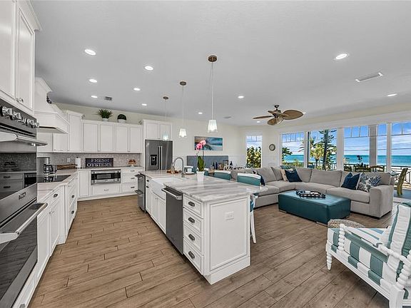 5th image of 303 S Bay Blvd