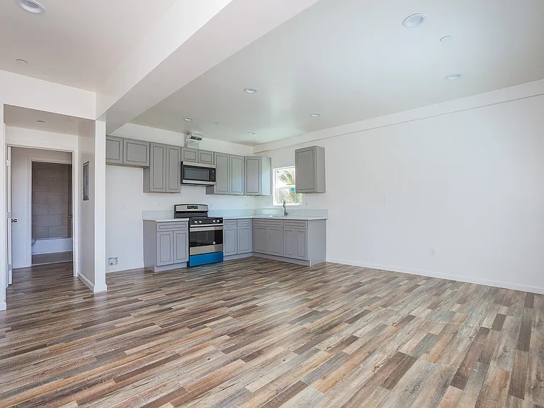 Open Kitchen, living room