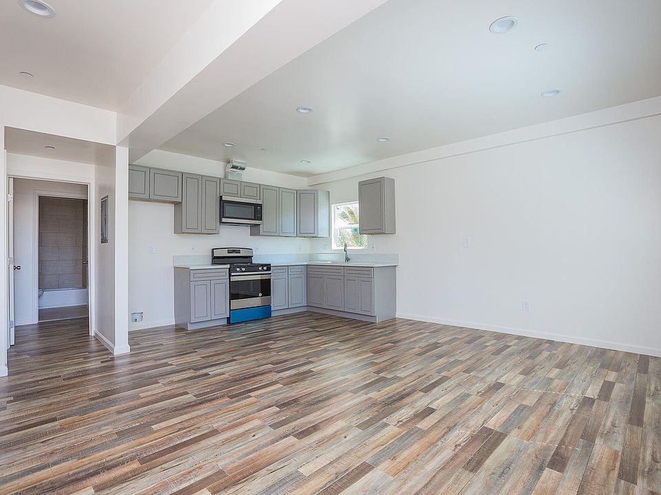 Open Kitchen, living room