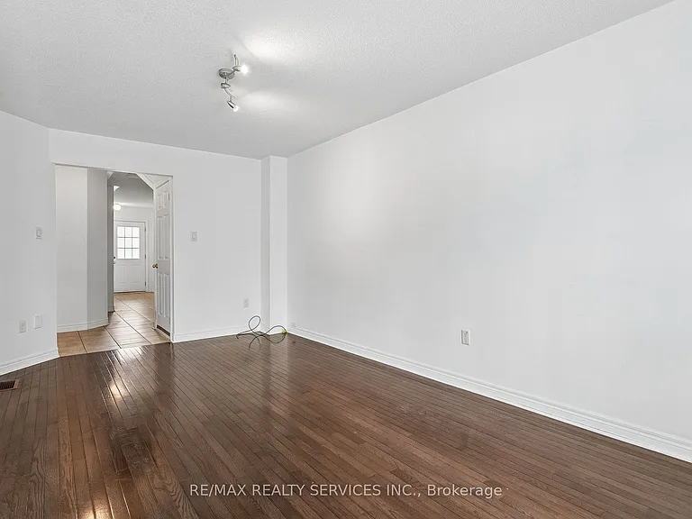 1385 Costigan Rd — Photo 8