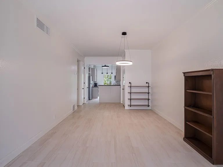 7711 Broadway St #3B — Photo 8