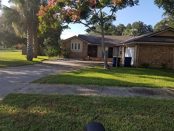 3rd image of 6015 Greenwillow Ct