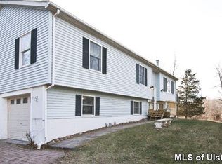 32 Spencer Dr, Red Hook, NY 12571