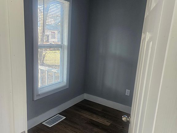 3rd image of 3259 W 48th St #C
