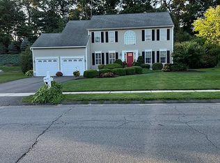 105 Greystone Dr, Plantsville, CT 06479